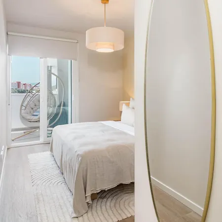 We27b - Stylish And Modern Apartment