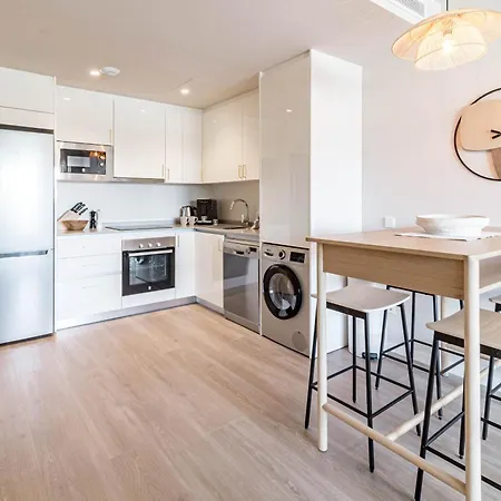 We27b - Stylish And Modern Apartment *