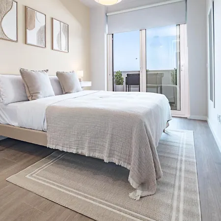 We27b - Stylish And Modern Estepona