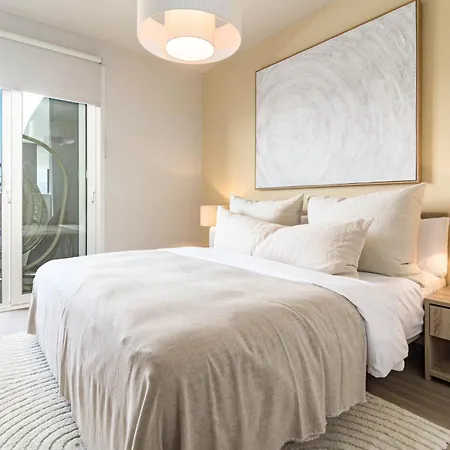 We27b - Stylish And Modern Apartment *
