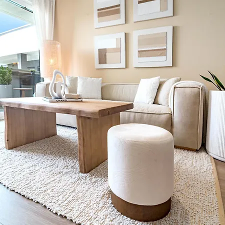 We27b - Stylish And Modern Apartment *